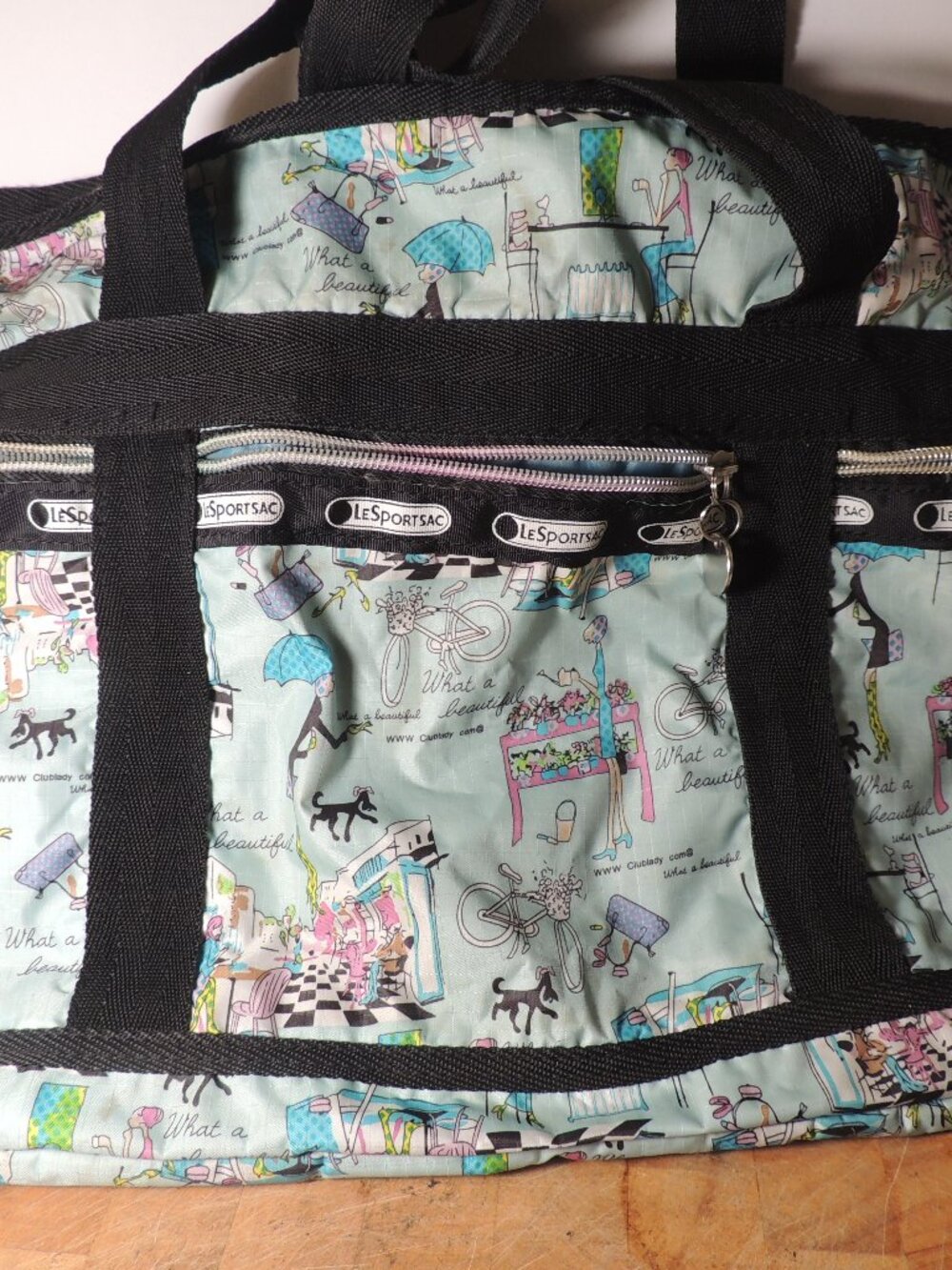 Le SportSac What a Beautiful Travel Tote Bag Parisian Lifestyle Club Lady